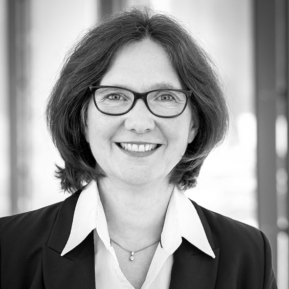 Frau Andrea Koch